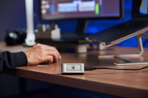 SSD накопичувач Kingston XS2000 2 TB (SXS2000/2000GA)