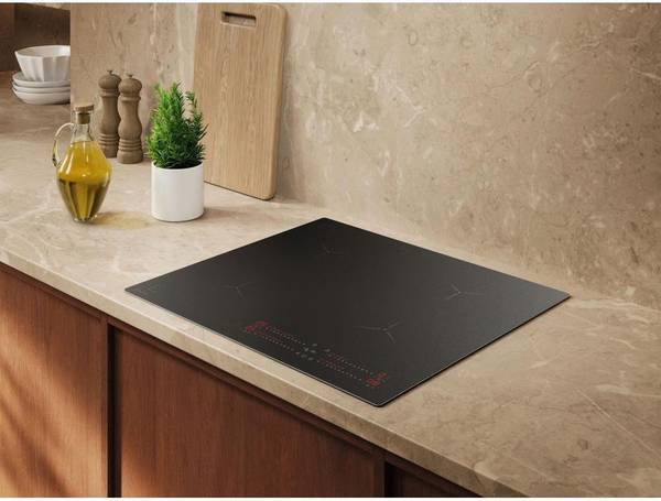 Індукційна варильна поверхня Electrolux EIS62453IZ