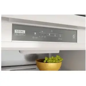 Холодильник з морозильною камерою Whirlpool WHC20 T352