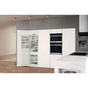 Холодильник з морозильною камерою Whirlpool WHC18 T311