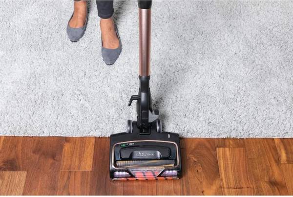 Вертикальний + ручний пилосос (2в1) Shark HZ500EUT