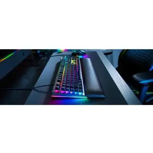 Клавіатура Razer BlackWidow V4 (RZ03-04690100-R3M1)