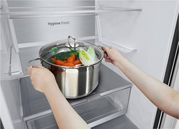 Холодильник з морозильною камерою LG GC-B509FTZW