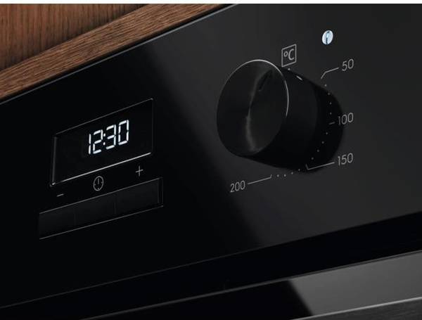 Духовка електрична Electrolux LOH3H00BK