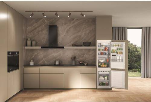 Холодильник з морозильною камерою Whirlpool WHC18D011C1 SF