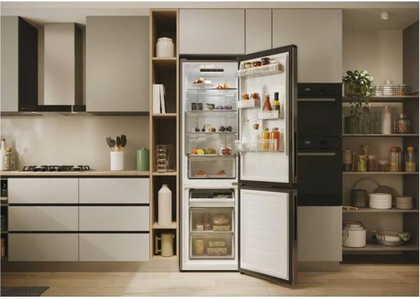 Холодильник з морозильною камерою Candy CNCQ2T518EX