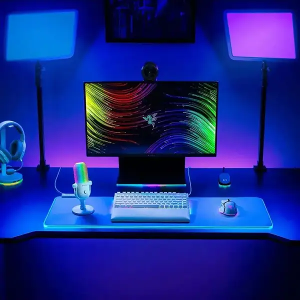 Мікрофон для ПК/ для стрімінгу, подкастів Razer V3 Chroma White (RZ19-05060200-R3M1)