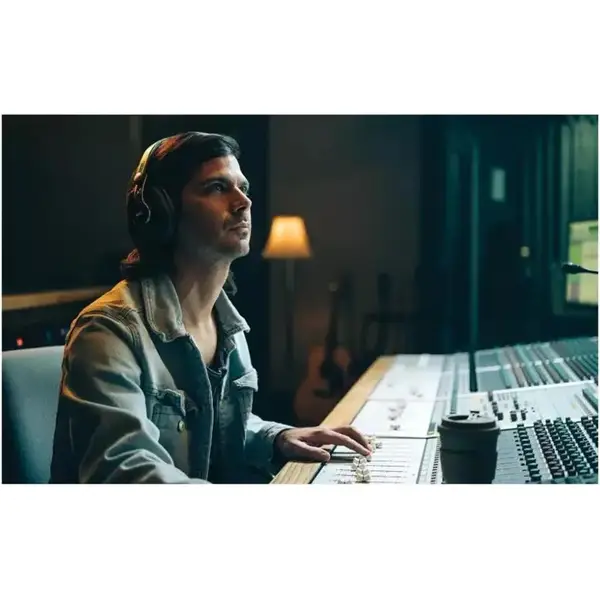 Навушники з мікрофоном AKG K371-BT