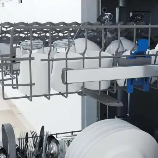 Посудомийна машина Indesit DSIC 3M19