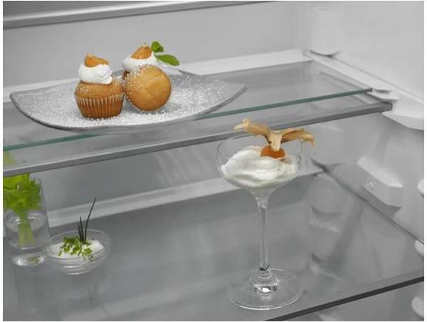 Холодильник з морозильною камерою Electrolux ENP7TD75S