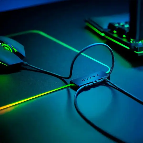 Килимок для миші Razer Firefly V2 (RZ02-03020100-R3M1)