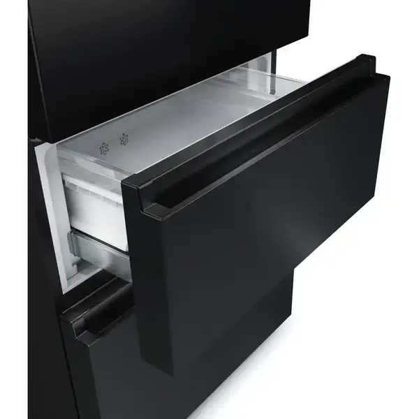 Холодильник з морозильною камерою Hisense RT641N4WFE