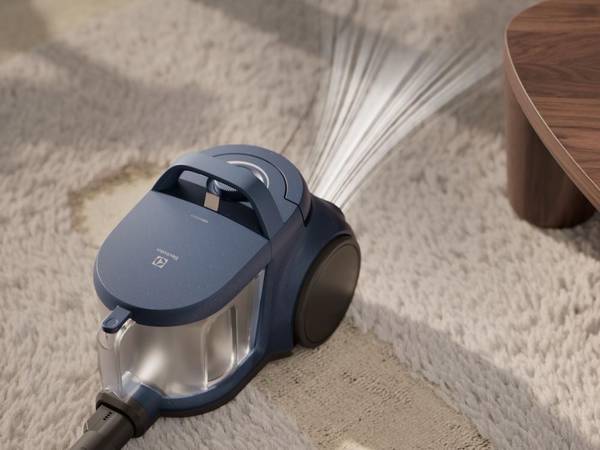 Пилосос безмішковий Electrolux EL31C2OG