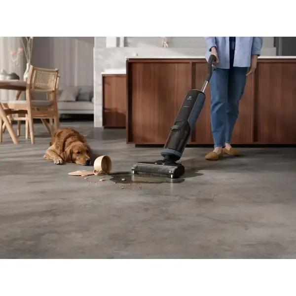 Вертикальний пилосос (1В1) Electrolux 800 Wet&Dry Cordless cleaner EW81U3DB
